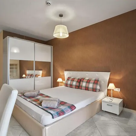 Апартаменты 2bd Flat With Balcony In Flores Garden Complex By Flat Mаnаger *