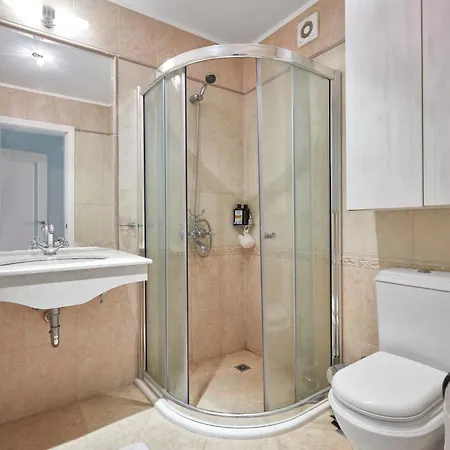 아파트 2bd Flat With Balcony In Flores Garden Complex By Flat Mаnаger 체르노모레츠