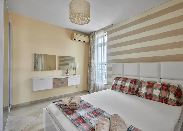 Apartment 2bd Flat With Balcony In Flores Garden Complex By Flat Mаnаger *