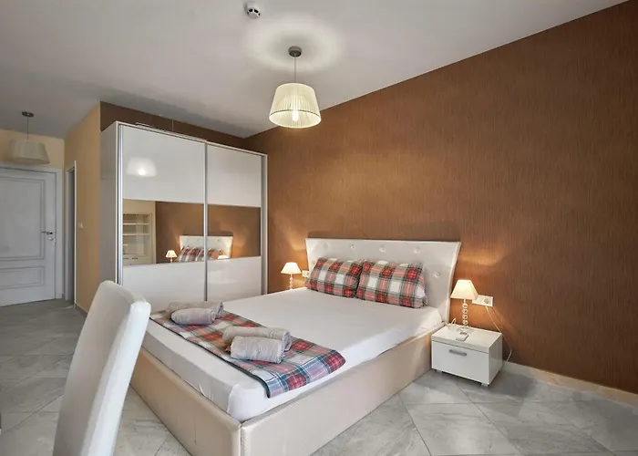 Apartment 2bd Flat With Balcony In Flores Garden Complex By Flat Mаnаger *